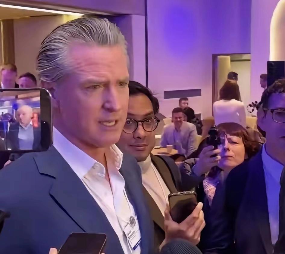 “制”特朗普，还得是纽森！为何？因为这位最帅的美国州长，有这个能耐和底气！对