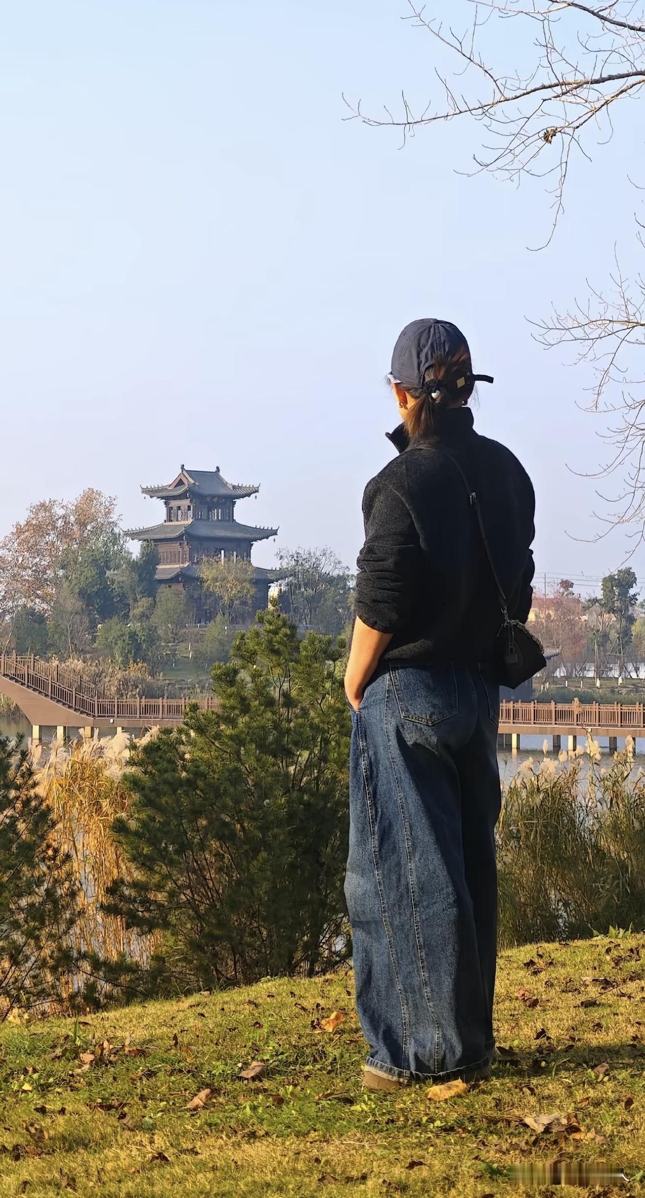 新思维：高看了自己，无助又空虚人生海海，看多了太多人的无奈。本人觉得我们