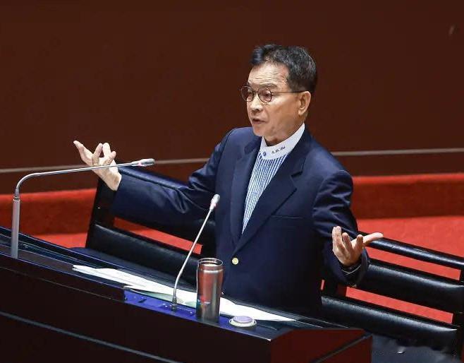 赖士葆批民进党“为日本名嘴出手”遭网攻击“你哪国人”台当局对矢板明夫被打