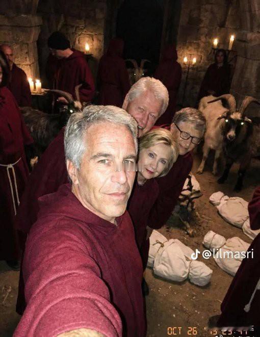 还需要解释什么吗？比尔盖茨刚说他从没接受爱泼斯坦的邀请。照片就出来了。