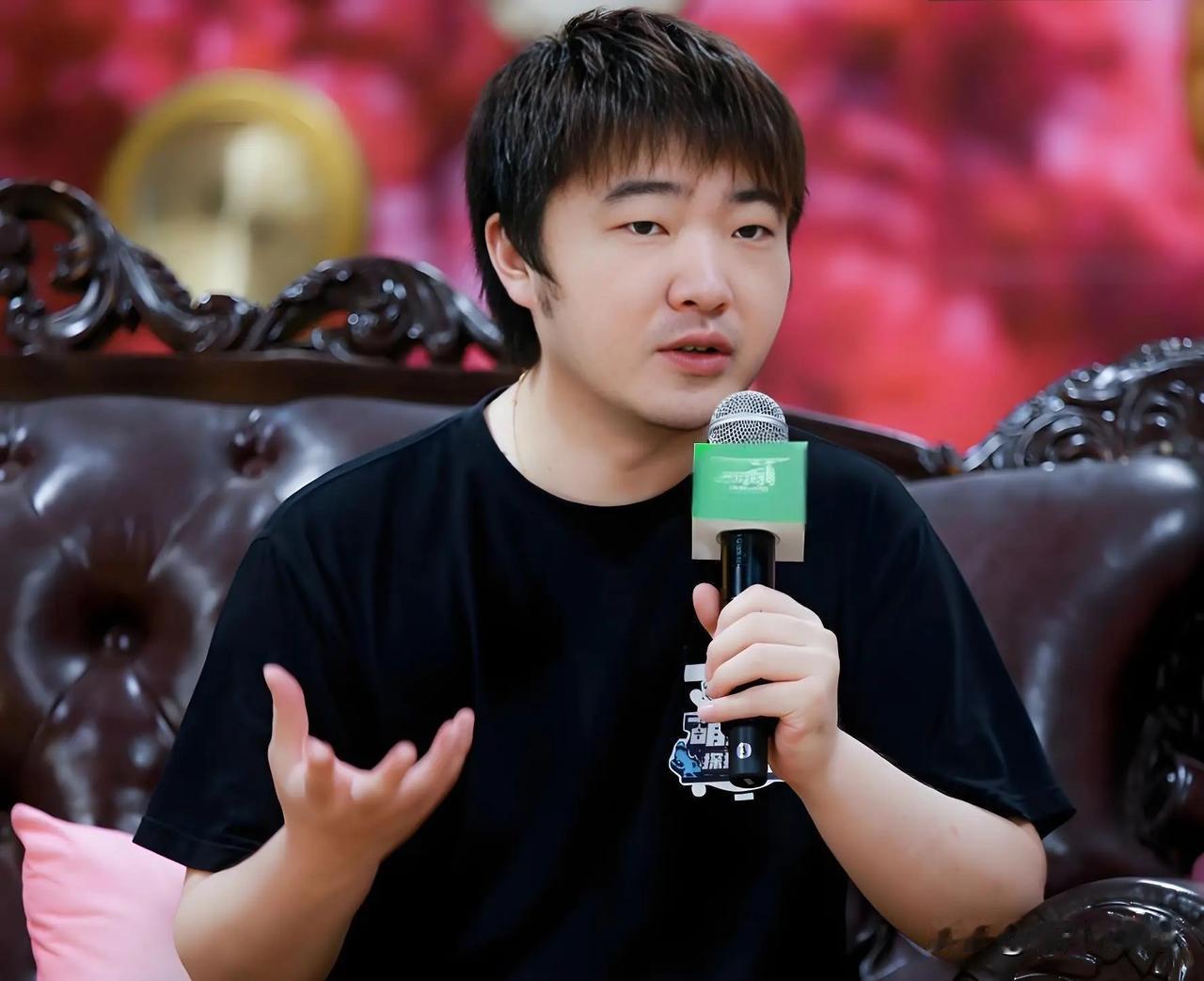 11月2日，吴彤真的是越来越下头了！《王牌》没流量，又请不来孟子义，就拿猜孟子