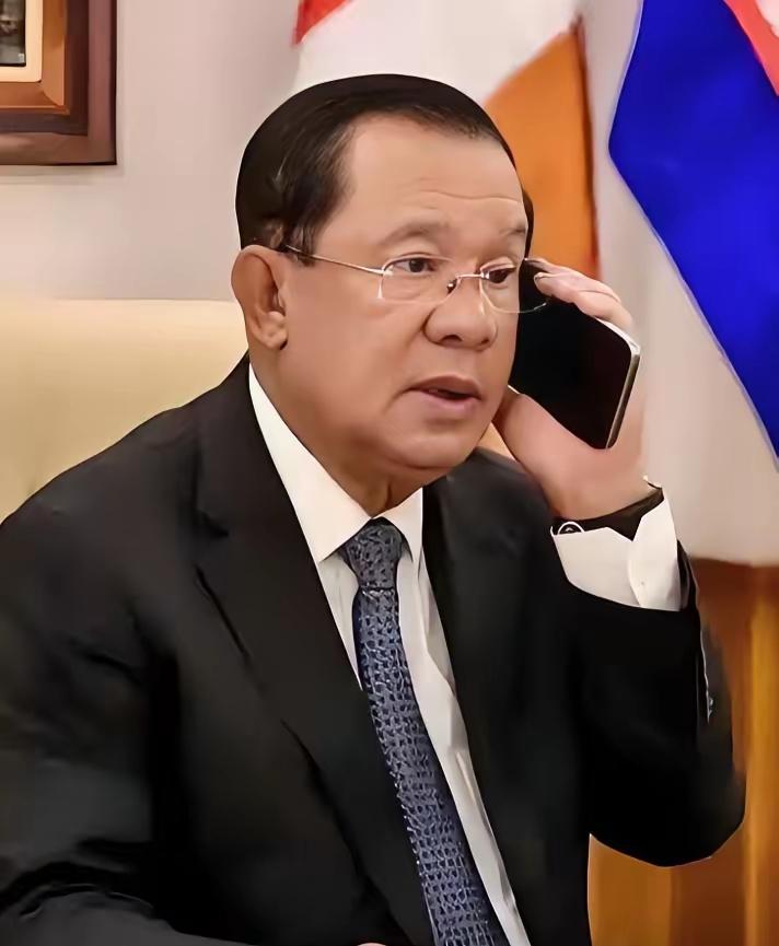 彻底认怂！泰国柬埔寨签署停火协议后，多家外媒披露，柬埔寨方面还向泰国承诺会连手打