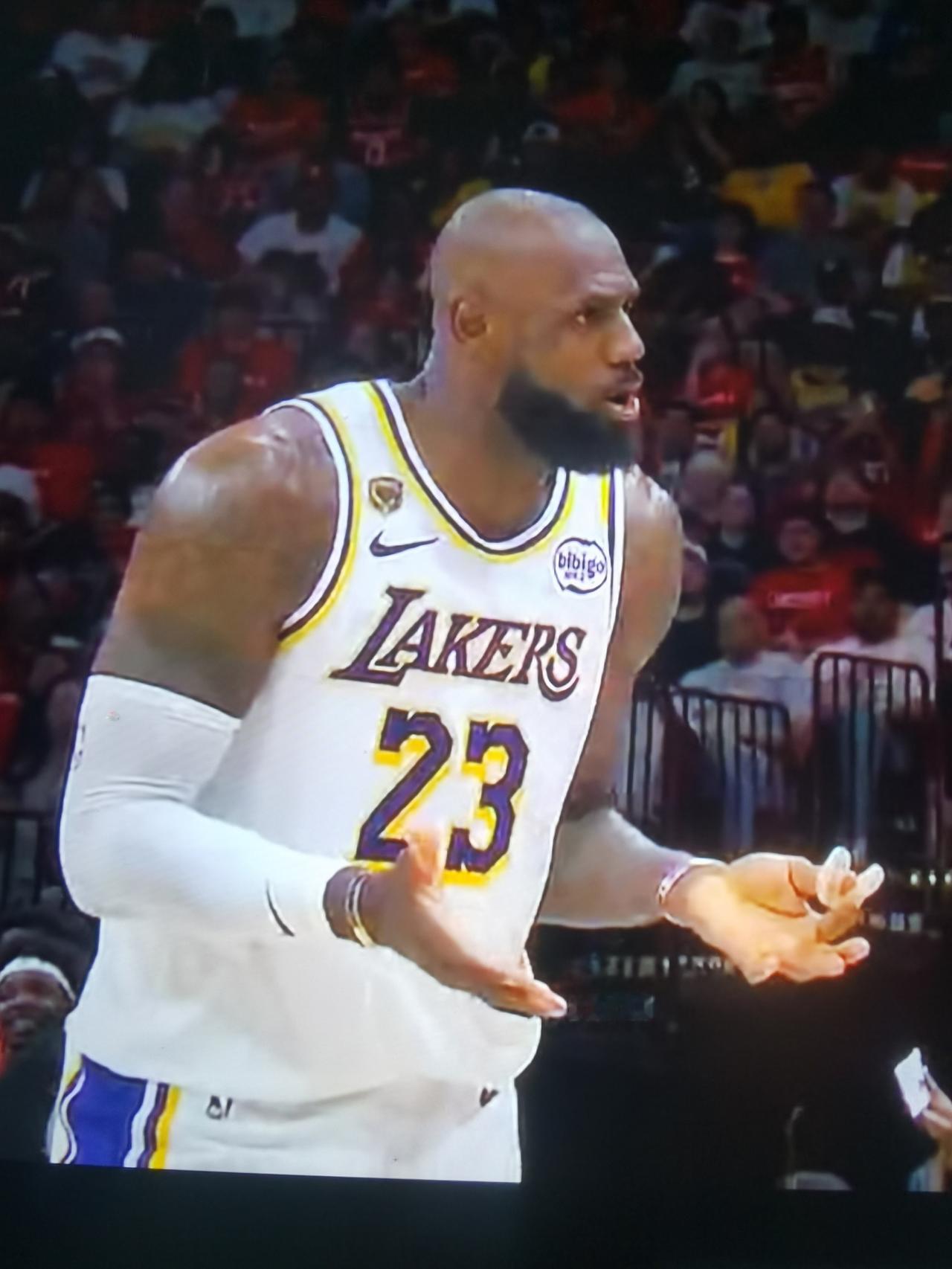 湖火4-2的可能性，大于4-1湖人96-115，客场输给火箭