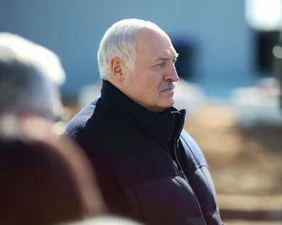 白俄罗斯自从拥有了“榛树”导弹之后，说话又硬气了许多！白俄罗斯直接警告北约和乌