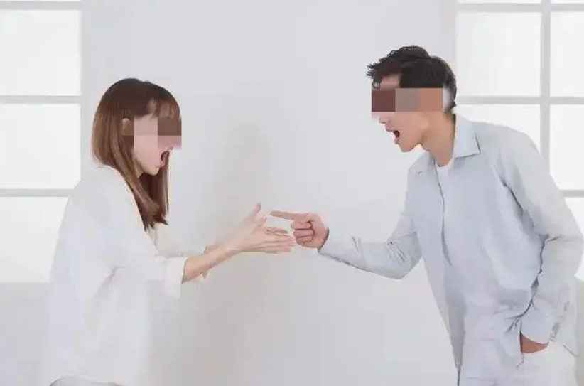 谁死谁有理？吉林长春，女子发现男友竟然早已成婚，背着妻子还和她谈恋爱，女子不愿插