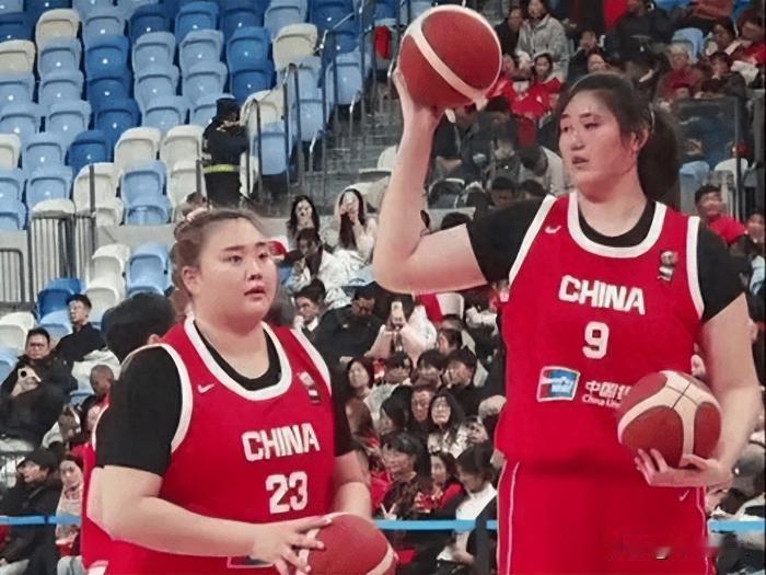 6中1！女篮首发中锋多次空篮不中+场上散步，距离开国家队不远了其实，此前宫鲁鸣