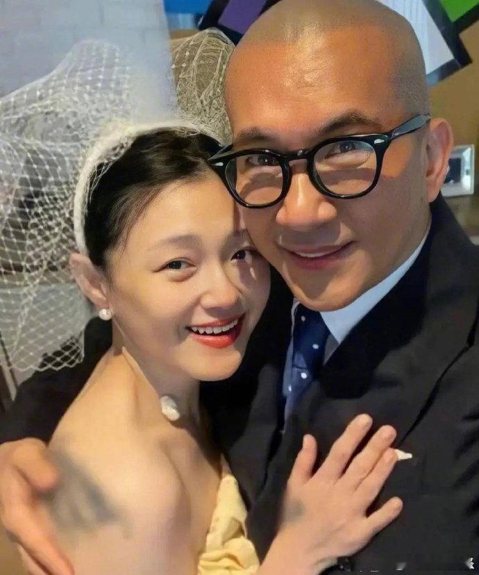 S妈回应和具俊晔到小S家跨年S妈一度无法走路据台媒17日报道，S妈听到“第一个