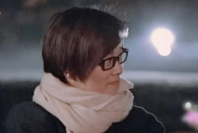土耳其晚宴，说毛阿敏饭桌上不理许晴的，可以去看看原片。一开始毛阿敏并没有不理许晴，还跟她调侃自己胖了