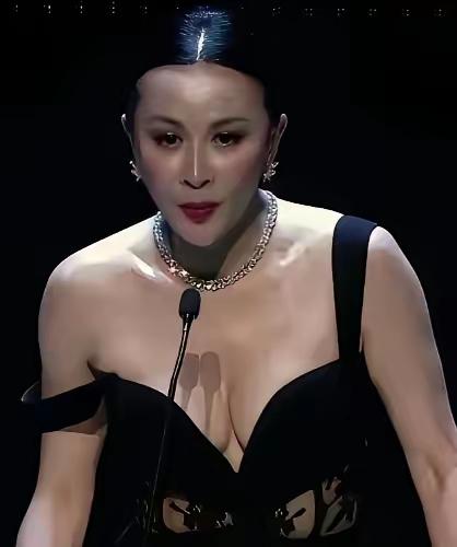 很多人心里一直有个解不开的疑惑。同样是女性隐私部位，普通人日常遮得严严实实，生怕