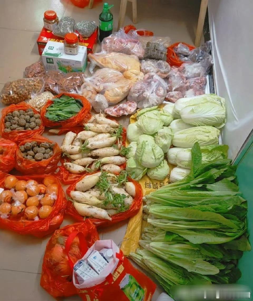 图一丈母娘给的，图二我妈给的。