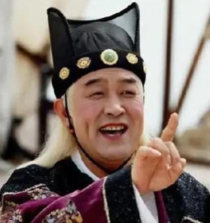 打碎旧世界，口号是创造新世界，但新世界并不新，内核和外壳甚至更腐朽。历史上的农