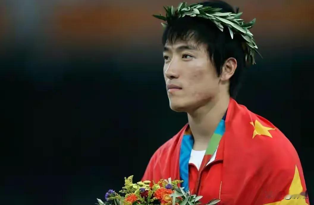 刘翔这次是真的怕了才把体育局找他这件事放在了网上，那年那场网暴，让他的生活陷入