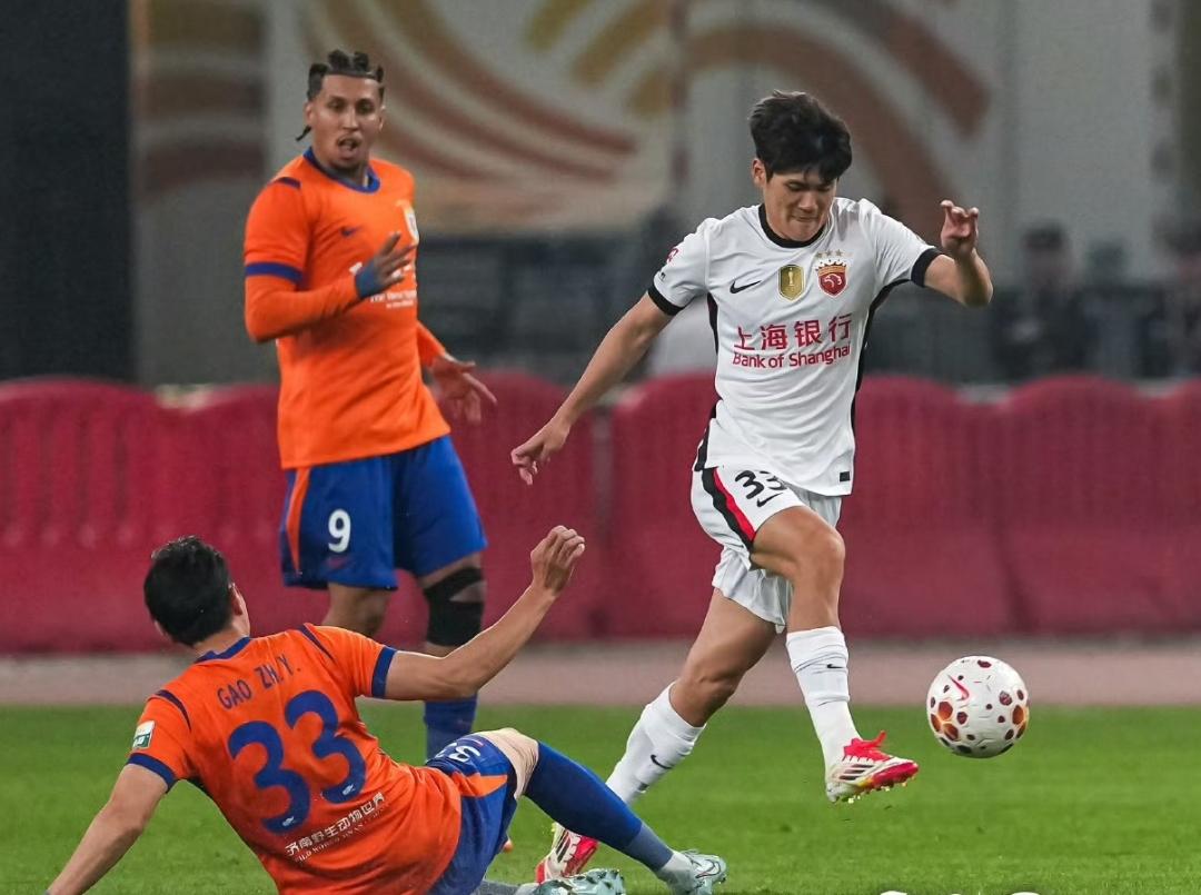 穆斯卡特：我为球员们感到自豪。球迷：我们为能有如此优秀的教练而感到自豪。山东