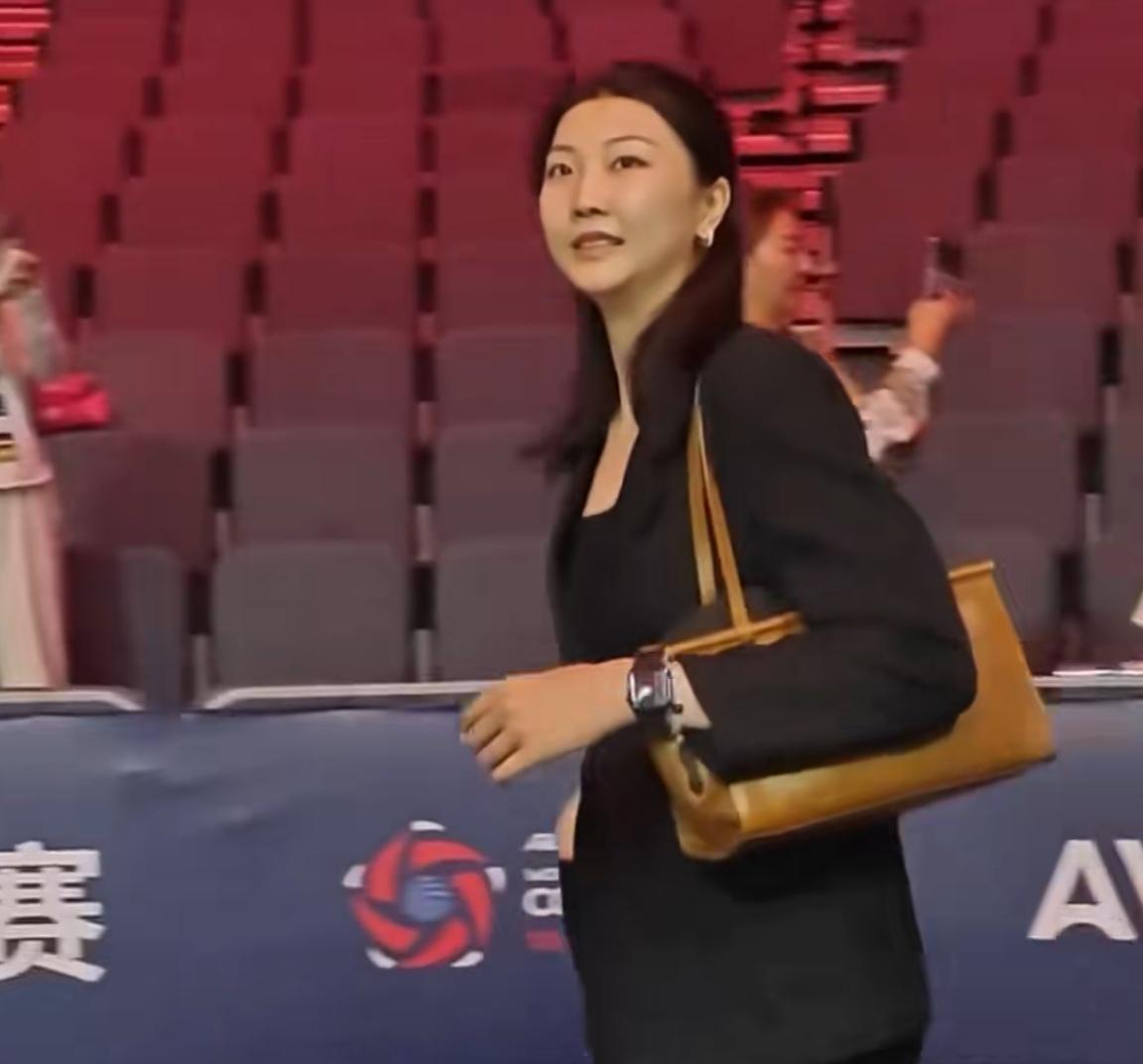 久违身影亮相天津亚锦赛，袁心玥、丁霞的近况如何本届天津女排亚锦赛赛场，不少