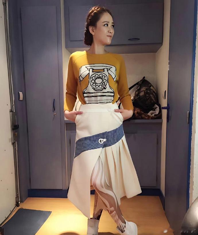 奇怪的知识增加了原来还有这样的丝袜陈乔恩穿起来还挺好看的