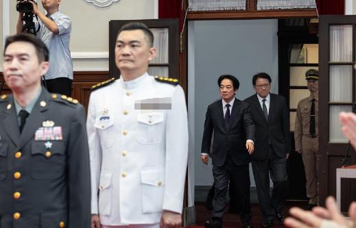 赖清德刚给台军将官升官就放狠话！把台军绑上"台独"战车当炮灰，解放军早已布下天罗