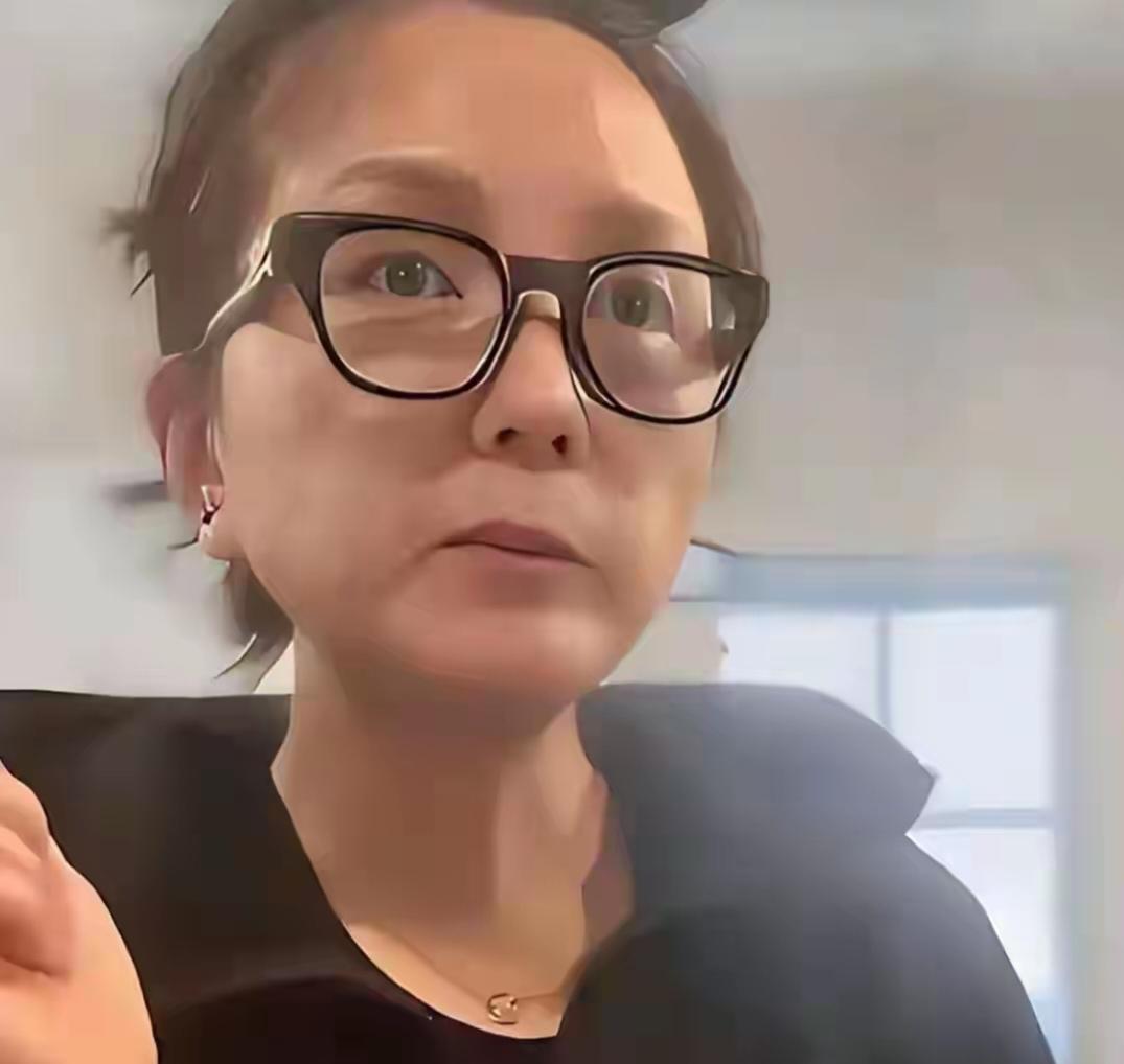 睡后收入！何洁的例子给所有80后敲响了财务警钟，在你年轻的时候，在你工作的黄金期