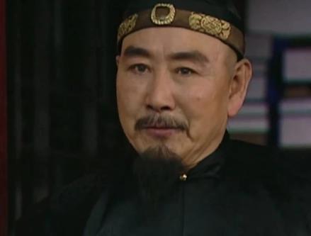 1722年，康熙驾崩，雍正无心守灵，回到雍王府。他打算今天就解决邬先生，问道：“