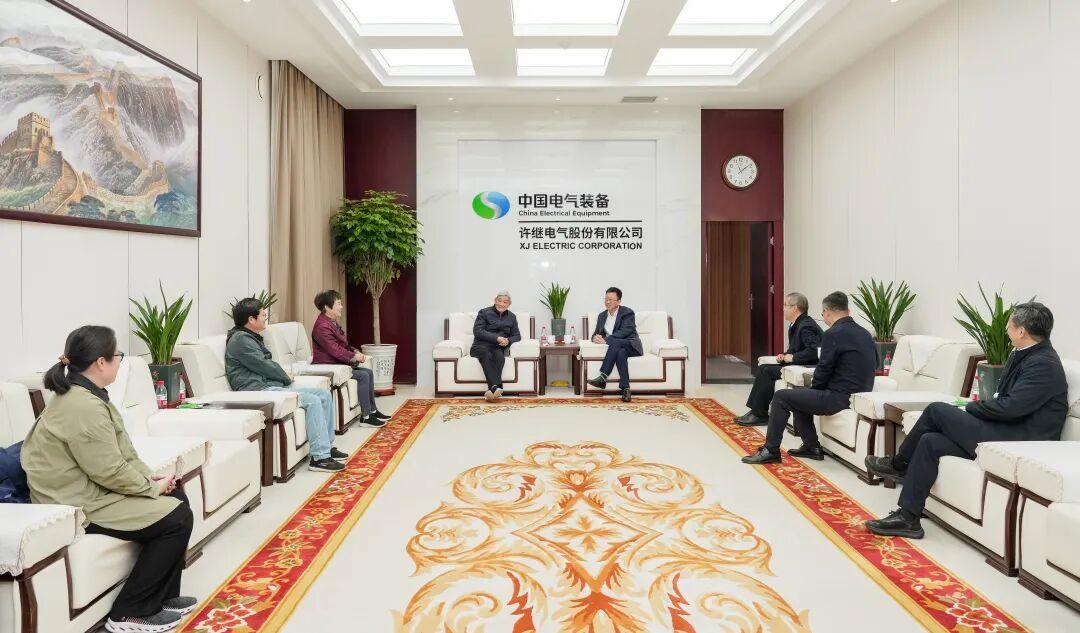 华科93岁潘垣院士跨省出差到河南许昌洽谈并讲学!潘院士身体也太好了，完全不像九