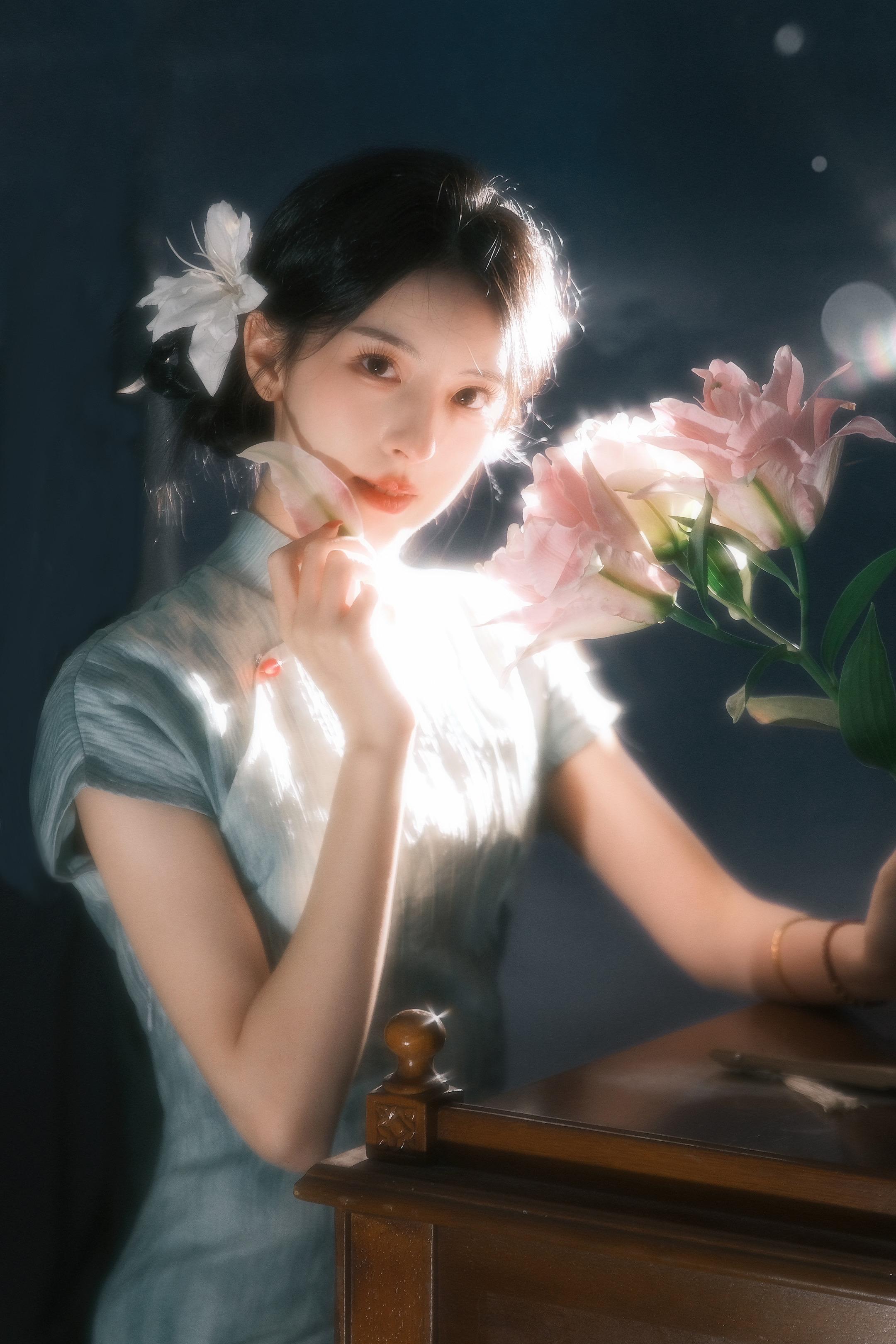 一组旗袍客片。