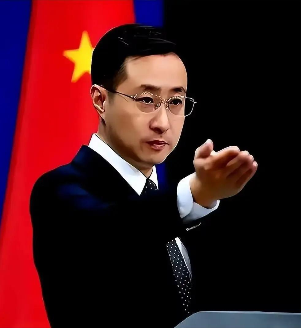 美国恐怕自己都懵了！年初抓马杜罗中国没翻脸，后来炸伊朗中国也没出兵，北京到底在下