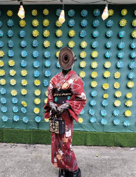 螺旋遮脸是怕猫认出来吗