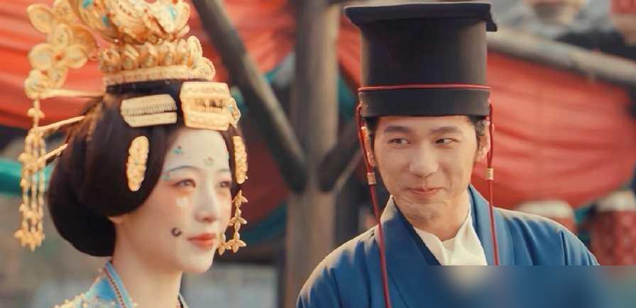 央视后台都快放弃了，谁想到一个把自己活活饿瘦20斤的疯子，硬把这剧从坟场里拽了回