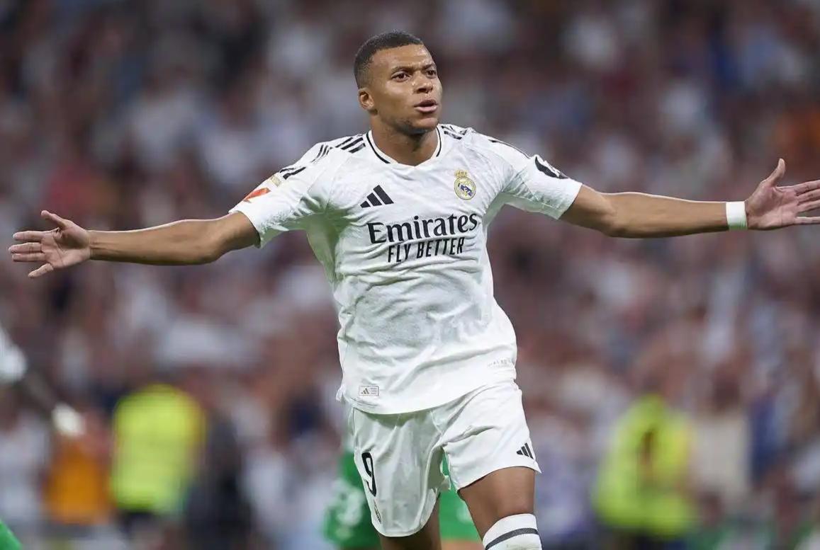 太意外了！14亿踢1.55亿，皇马差点输了，只凭点球逼平赫罗纳。皇马打不出任何