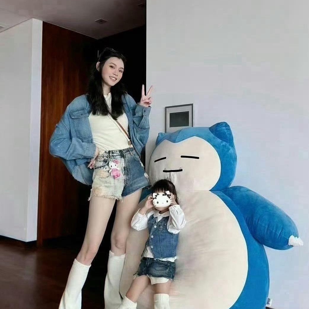 奚梦瑶女儿遗传了她的大长腿诶