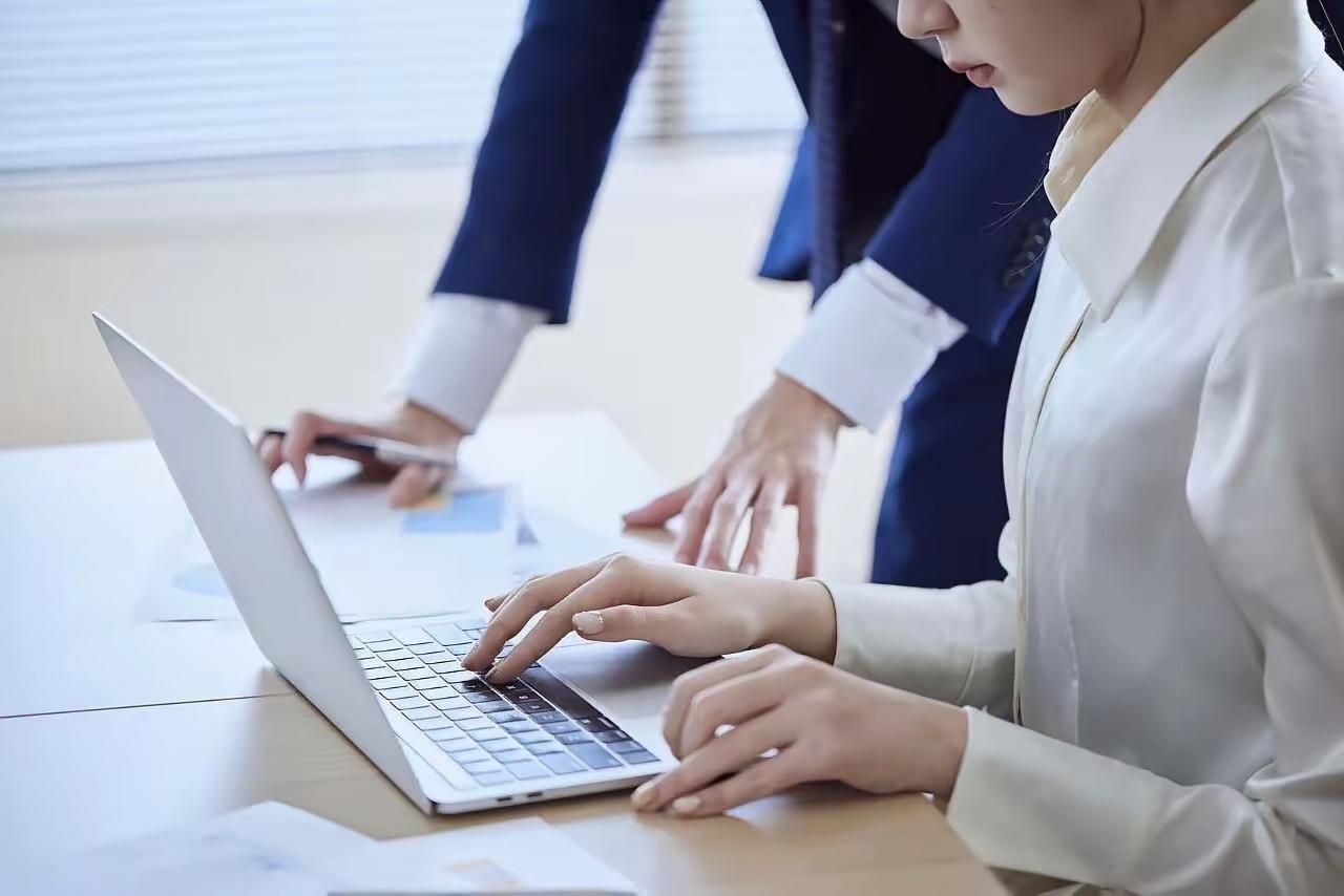 底线彻底破了！2026年1月4日北京消息，国安部通报，多名青年公职人员泄密，