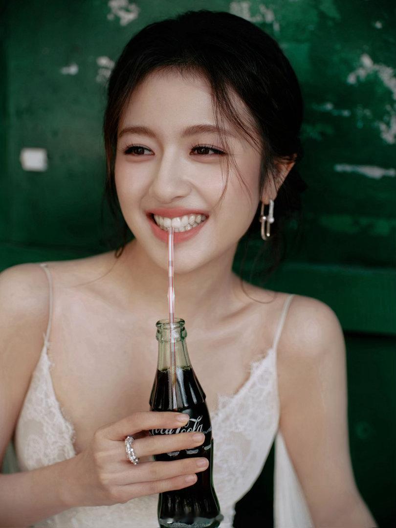 李兰迪一字带嫩足美极了​