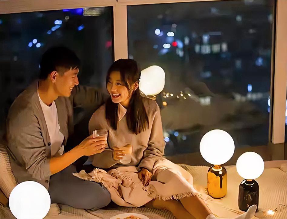 男人最扛不住什么样的女人？就是那种“真诚”到可怕的女人。这种女人太真实了，真