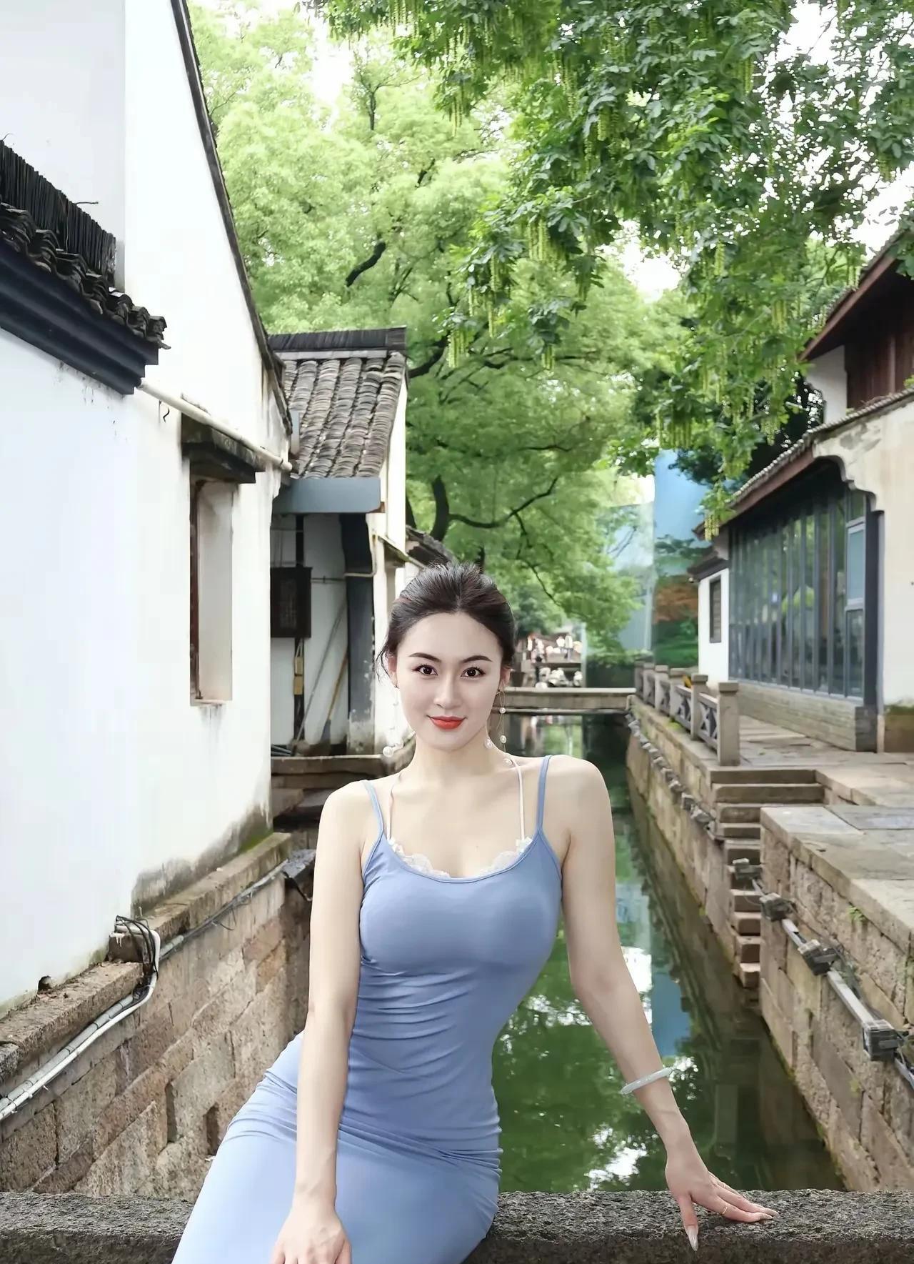 朋友33岁，未婚，要和一离异带娃女子结婚，父母强烈反对。我的朋友，一位3