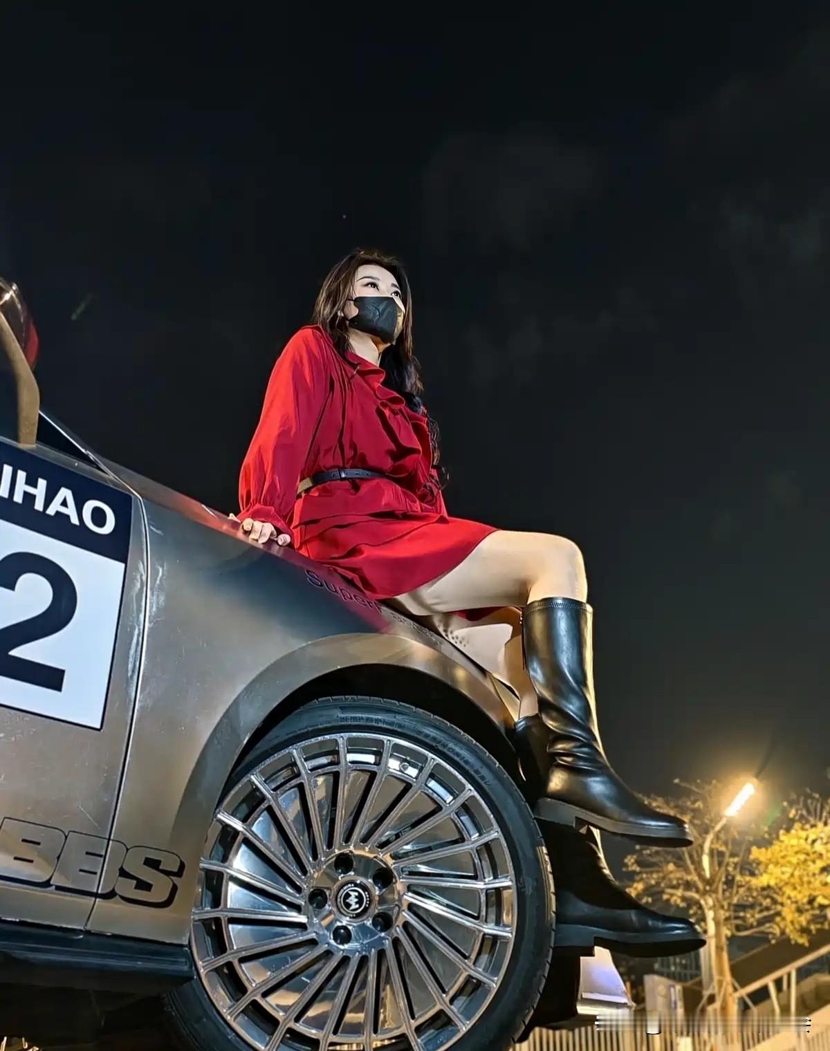 为美女车主摄影写真留念！女车主争议豪车女车主美女保时捷车主小米美女车主高