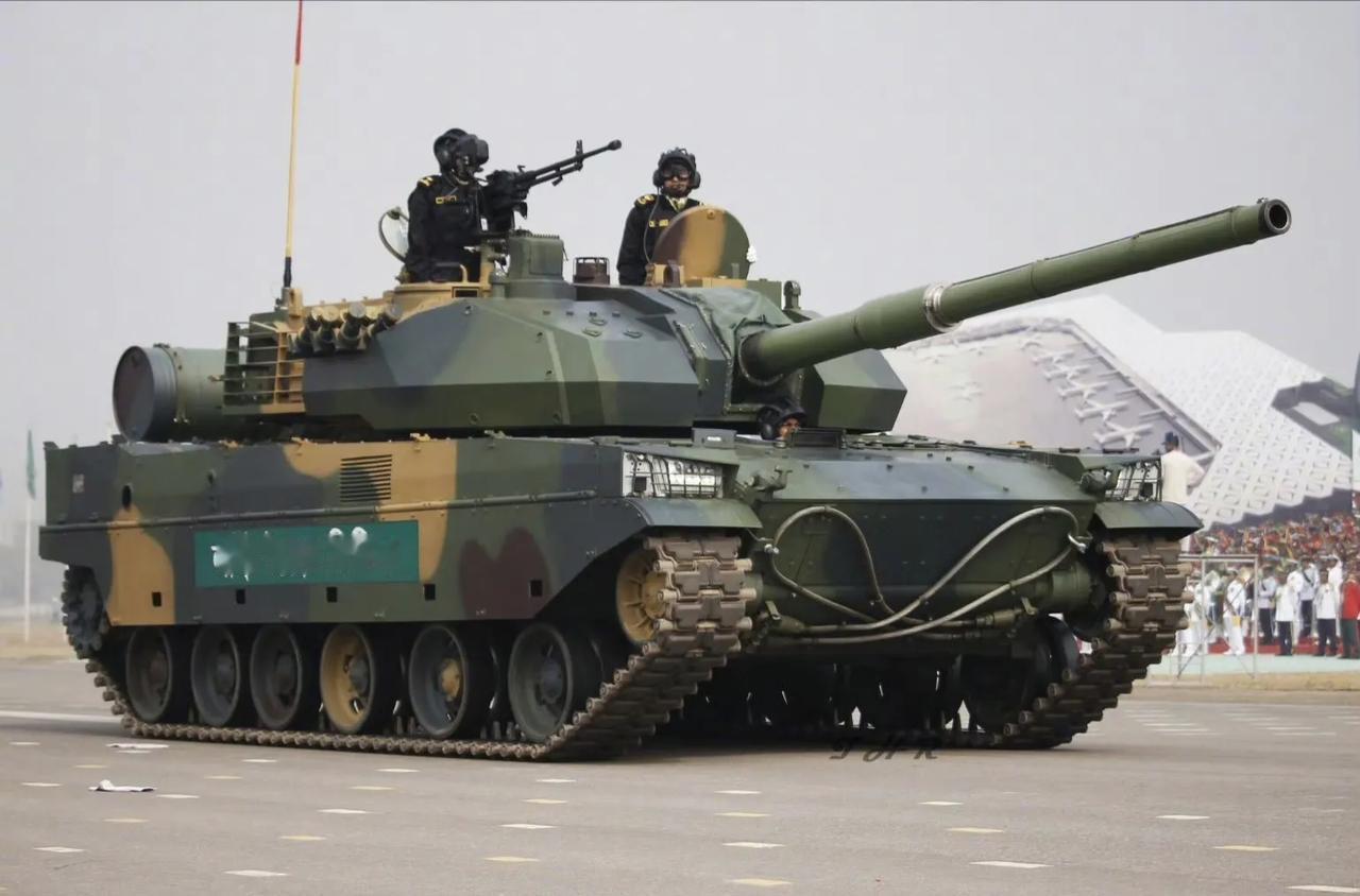 孟加拉国的VT-5轻型坦克。这真是鸟枪换炮了，孟加拉国陆军的装备水平一下子提升了