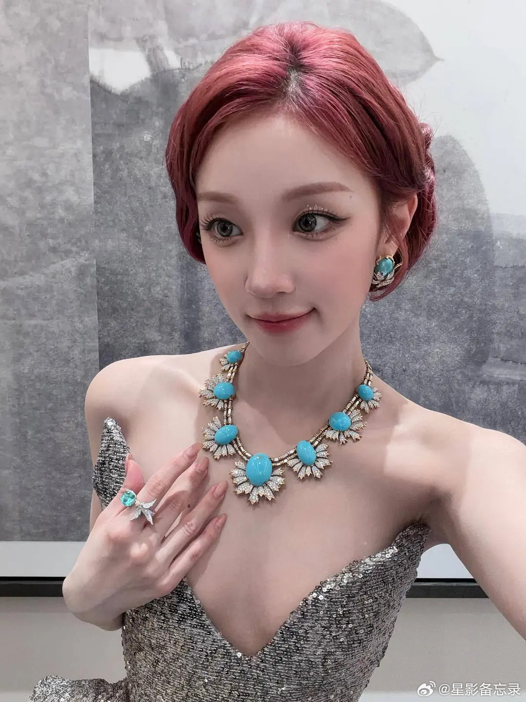 雨琦状态太好了不过她不是oppo代言人吗可以用iphone么？