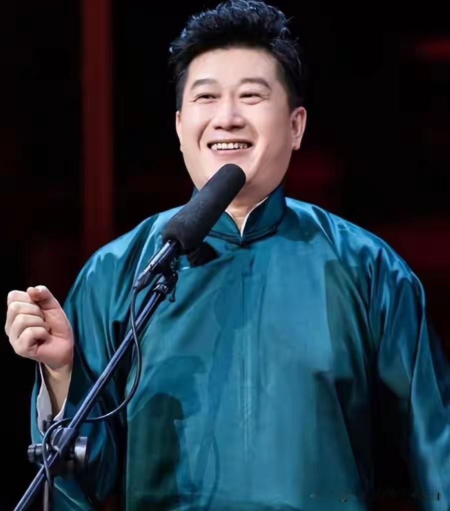 长久以来网上流传一句话：德云社实行良心二八分账，艺人拿走八成收入。很多人听完十
