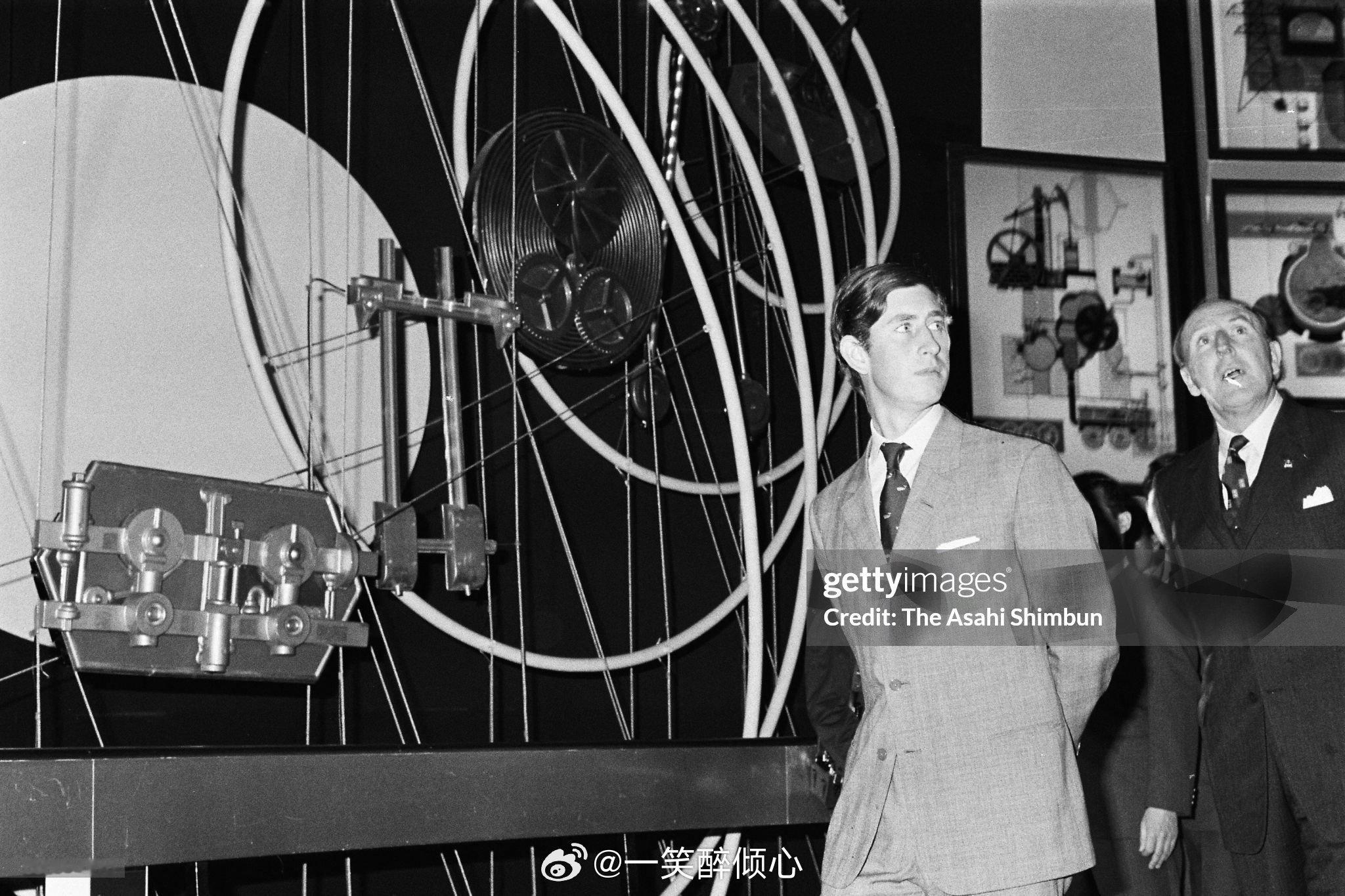 英国王室1970年4月11日，威尔士亲王查尔斯王储在日本大阪参加19
