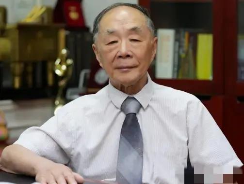 2025年，中国工程院院士陈君石在采访中表示：“中国是目前世界上极少数几个没
