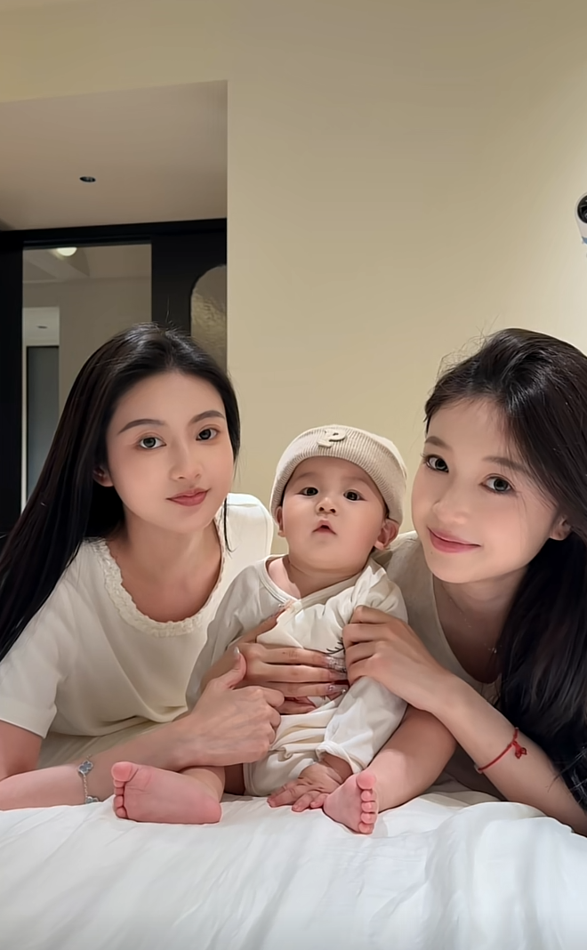 孩子干妈来了，老公要睡沙发啦！[doge]