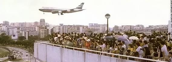 1990年，港英当局要花1270亿元建一个新机场，中方问：到1997年，你们打算