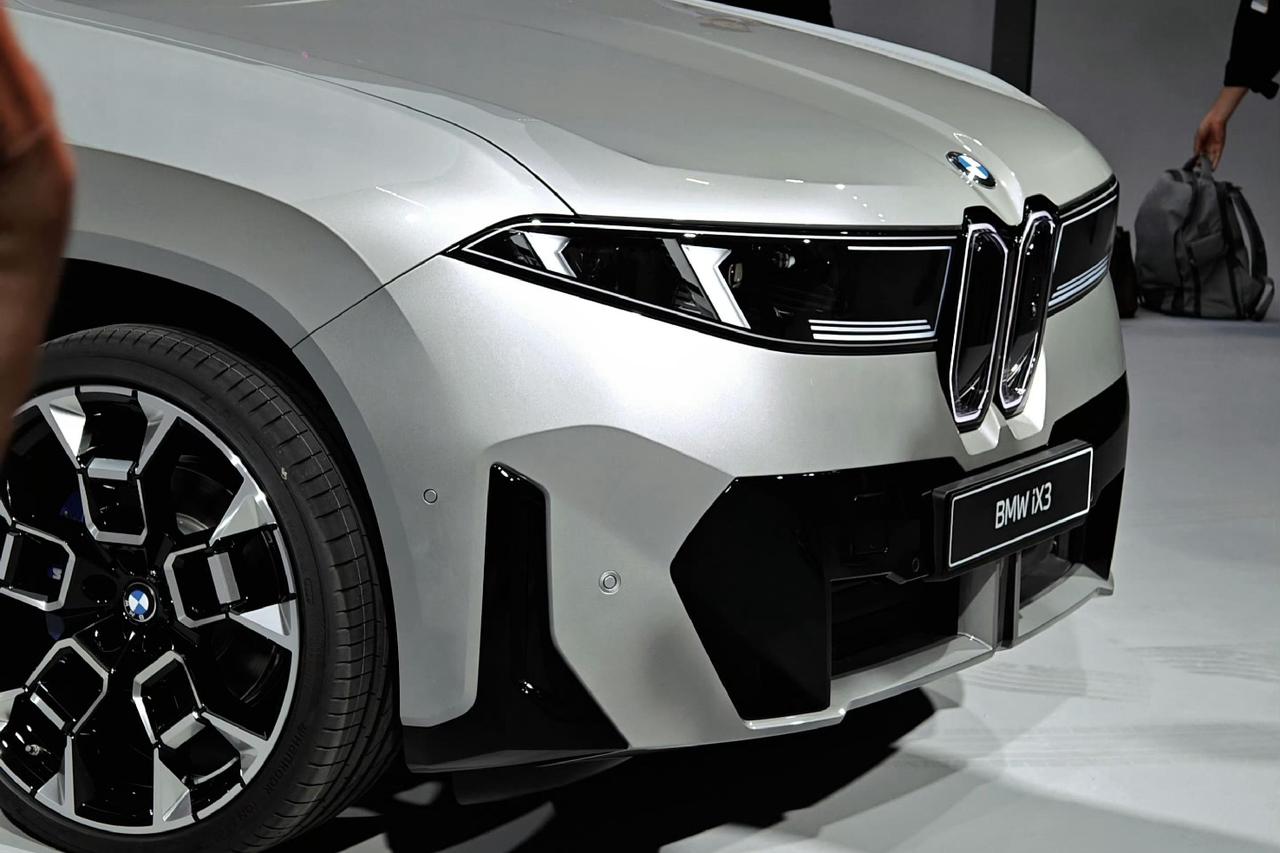 干这行15年，宝马给我的印象一直是：贵，且坚挺。指导价39万的车，优惠遮遮掩掩，