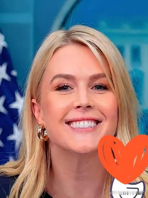 这白宫鞋妞的发言，真是一开口就让人差点把茶喷出来！12月13日，白宫发言人卡洛琳