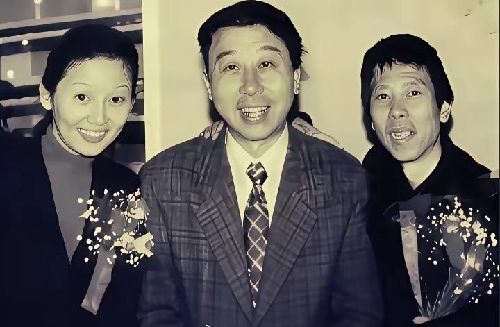 冯小刚的结婚照，这一张照片拍摄于1999年9月，地点在北京冯小刚和徐帆的婚礼现场