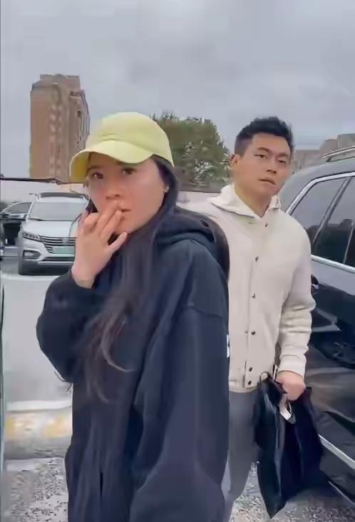 身为乘务长却甘当第三者身为律师竟背弃婚姻忠诚——这组身份本身，就透着极致的