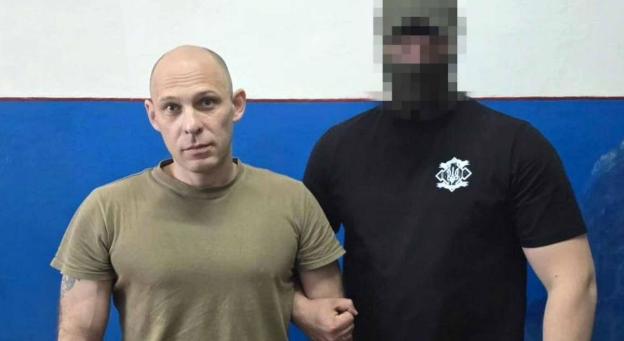 惊心动魄的战区逃亡！一名俄军士兵独自穿越乌军控制区，持枪造成5名乌军人员死