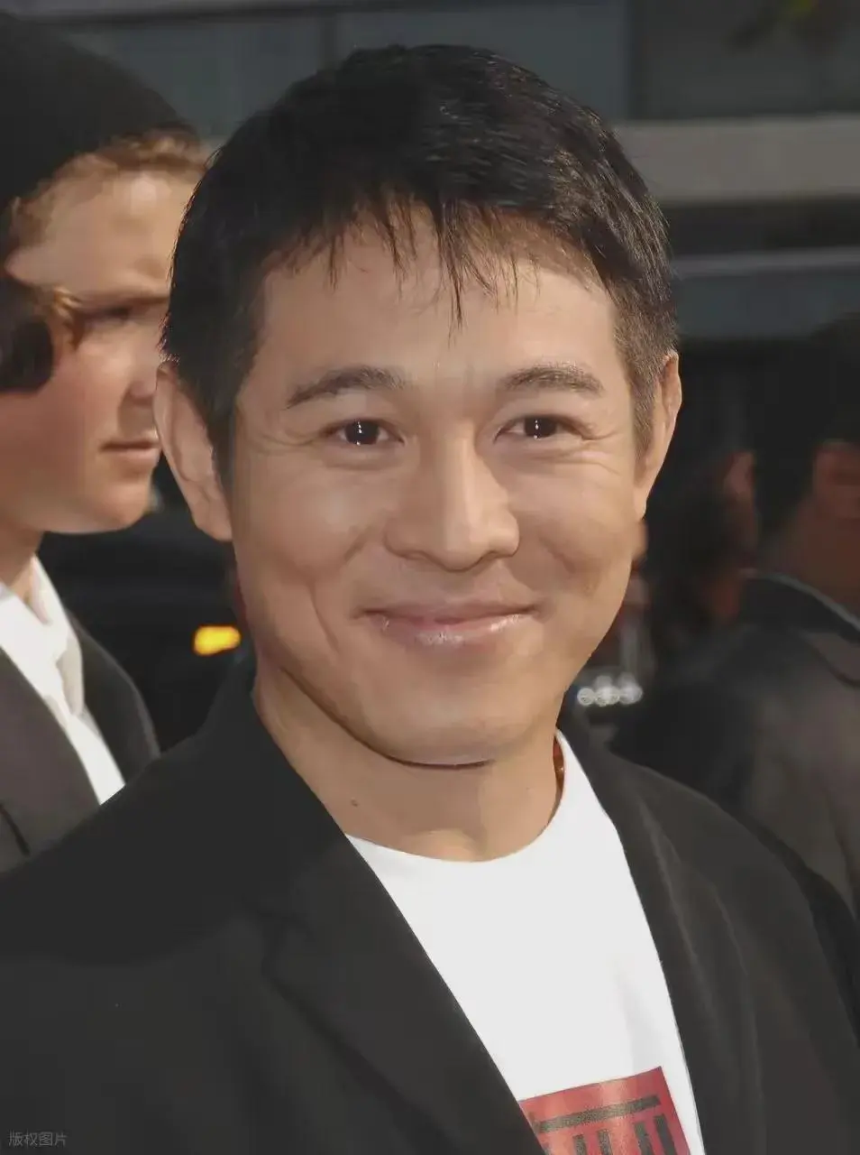 《镖人》这部电影目前正在宣传预热，主打李连杰复出。但是我看了预告和一些宣传视频