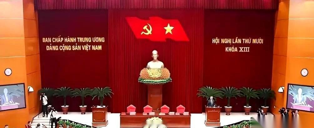 最地狱的笑话是什么？是你回老家祭祖，盯着自家祖宗的墓碑看了半天，愣是不认识里面