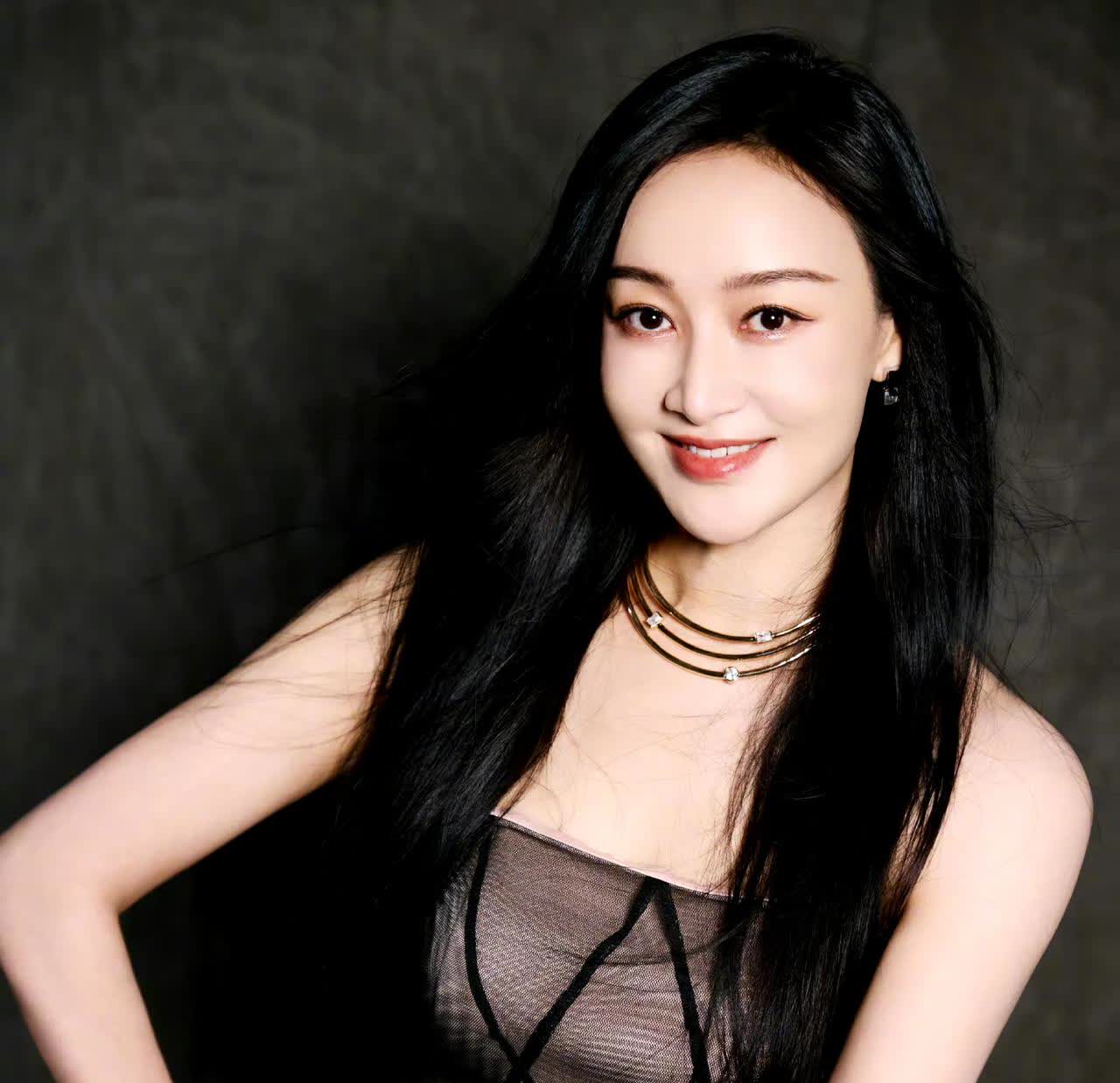 赵子琪，49岁美熟女，风韵犹存