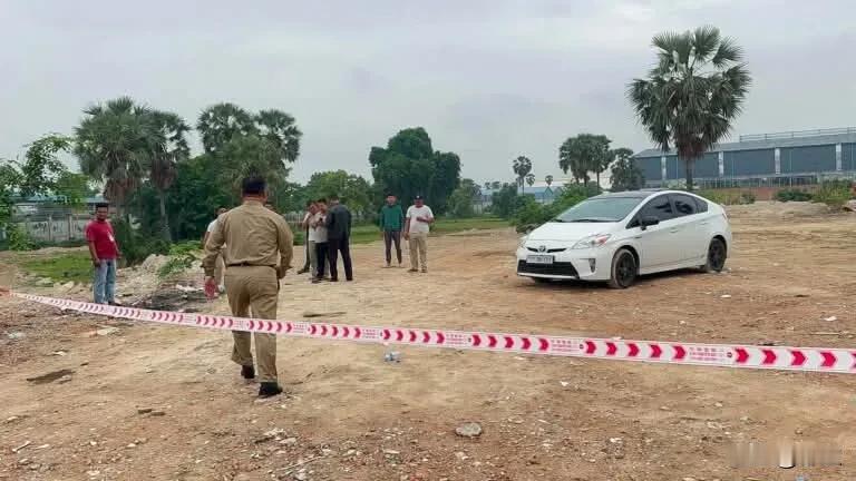 中国籍53岁房地产老板（杨魏新）被杀害。事发柬埔寨金边，三个男子将杨魏新绑架，